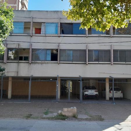 Oteiza Alojamiento Temporario En Resistencia A 150 Mts Peatonal Eksteriør billede